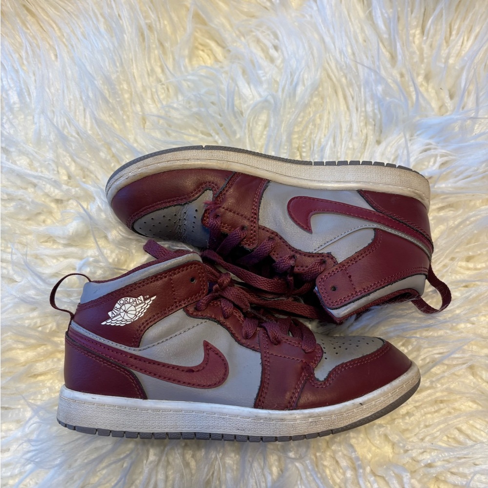 Jordan 1 black and grey youth